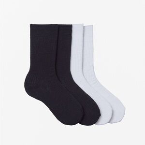 NWT UO 2-pack athletic crew socks